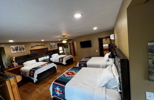 Wyandotte Cabin | Rustic Lodge with Scenic Views and Family-Friendly Amenities