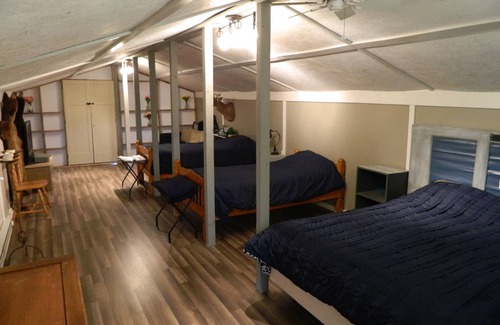 Hillsboro Cabin | Relaxing Lodge with Private Cabins and Lake View Amenities