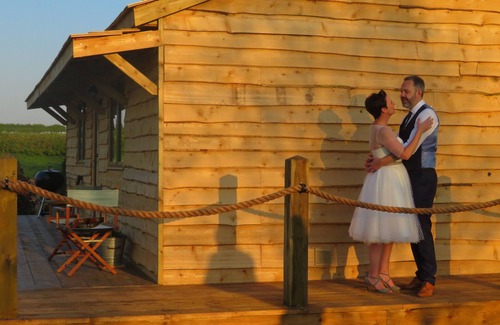 Sherwood Forest House | Idyllic Log Cabin with Ocean View Near Sherwood Forest