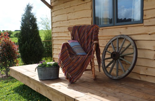 Sherwood Forest House | Idyllic Log Cabin with Ocean View Near Sherwood Forest