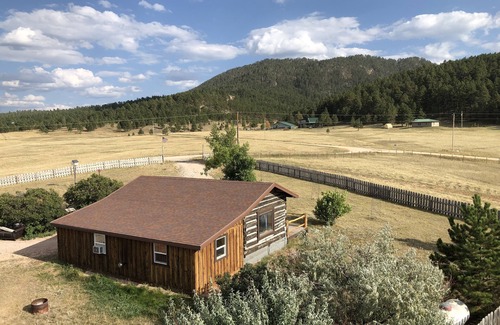 Sundance Cabin | Cozy Log Cabin Retreat in Scenic Wyoming Black Hills