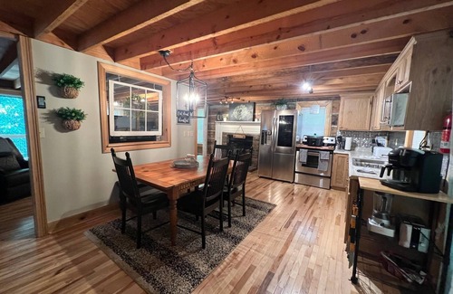 Nancy Cabin | Idyllic Log Cabin Retreat by Wolf Creek Marina at Lake Cumberland