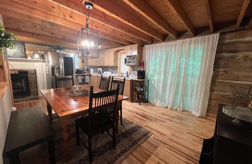 Nancy Cabin | Idyllic Log Cabin Retreat by Wolf Creek Marina at Lake Cumberland