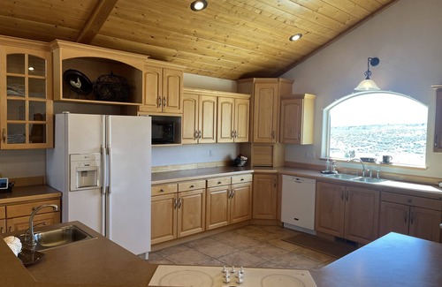 Lapoint Cabin | Cozy Log Cabin Retreat with Spa & Hot Tub Amenities