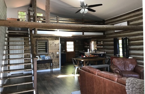 Franklin Cabin | Rustic Log Cabin with Loft, Fire Pit & Breathtaking Views