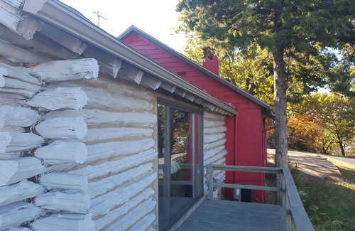 Osage Beach House | Cozy Log Cabin with Ocean Views and Pet-Friendly Amenities
