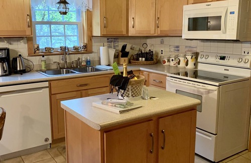 Baileys Harbor House | Cozy Log Home Retreat Near Baileys Harbor - Pet Friendly