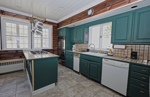 Haines Falls Ski Chalet | Spacious 7BR Retreat with Koi Pond Near Hunter Mountain