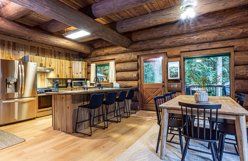 Glacier House | Pet-Friendly Rustic Log Home with Hot Tub and Sauna