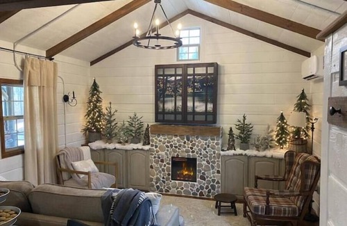 Mitchell Cabin | Rustic luxury in beautiful area near state park