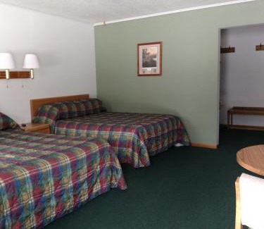 St Germain Hotel | Rustic Manor: Guest Rated 9/10 with Pool & Pet-Friendly Access