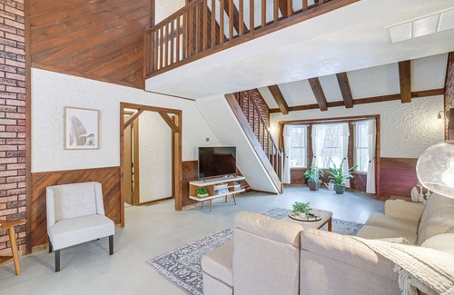 Middlebury House | Rustic Middlebury Retreat: Family-Friendly with Yard & Fire Pit