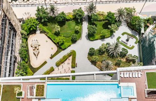 Dubai Maritime City Apartment | Rustic Minimalist Home with Breathtaking Sea Views