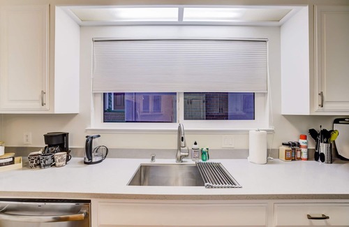 Downtown House | Relaxing Oasis Getaway with Ocean View Near SFO