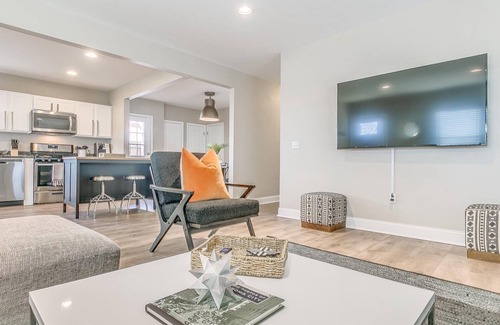 Central Oklahoma City House | Modern Rustic Retreat with 4 Beds, Wifi & Smart TVs