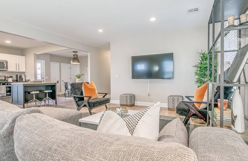 Central Oklahoma City House | Modern Rustic Retreat with 4 Beds, Wifi & Smart TVs