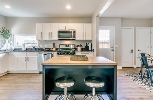 Central Oklahoma City House | Modern Rustic Retreat with 4 Beds, Wifi & Smart TVs