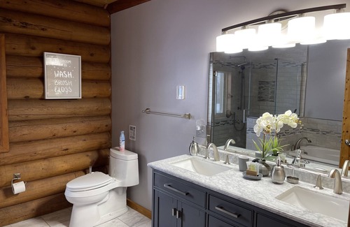 Huson Cabin | Rustic-Modern Log Cabin with Mountain and Lake Views