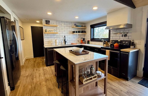 Fairplay Cabin | Rustic Modern Luxury Cabin with Private Cedar Hot Tub and Yoga Sun Hut