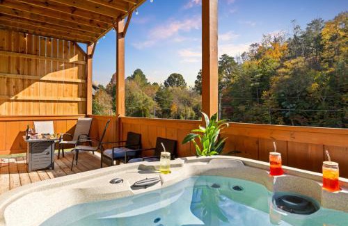Sevierville Ski Chalet | Relaxing Mountain Retreat with Pool & Hot Tub Amenities