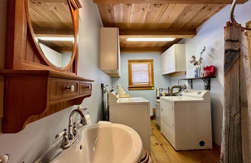 Bethel Cabin | Tranquil Mountain View Cabin Retreat in Bethel, VT