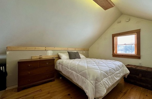 Bethel Cabin | Tranquil Mountain View Cabin Retreat in Bethel, VT