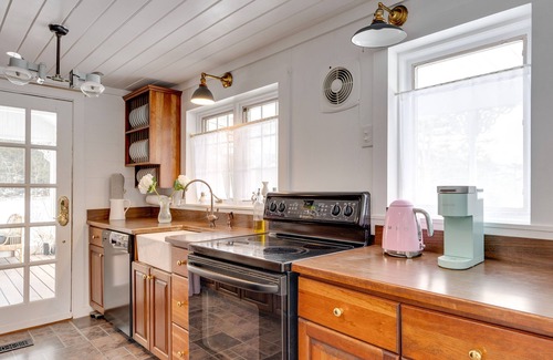 Guildhall House | Unforgettable Mountain-View Farmhouse with Spa & Breakfast