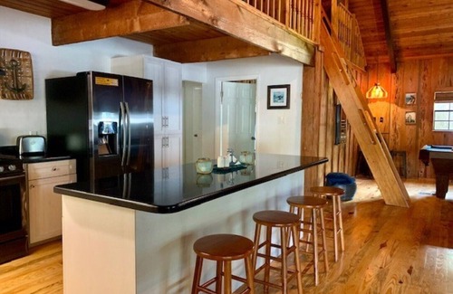 Inglis House | River House Retreat: Newly Remodeled with Gulf Access