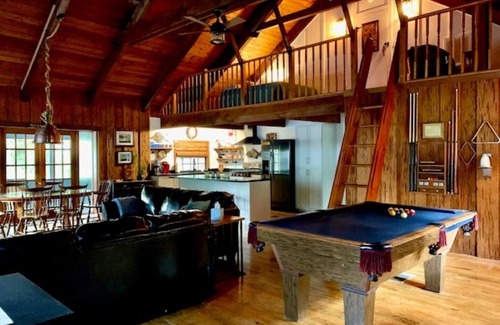 Inglis House | River House Retreat: Newly Remodeled with Gulf Access