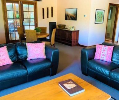 Gawler South Apartment | Unforgettable Rustic on 13th: Pet Friendly & Family Welcome