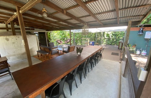 Byfield Cottage | Cozy Oceanfront One-Bedroom Retreat for 8 Guests