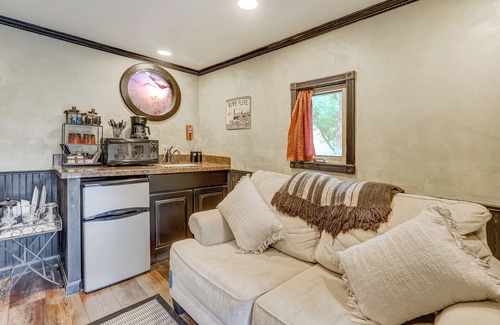 Cascade House | Historic Railway Retreat with Pool & Spa Near Colorado Springs