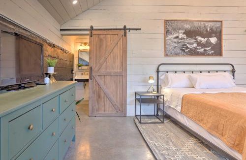 Rapid City Apartment | Rustic Rapid City Farmhouse with Mountain Views