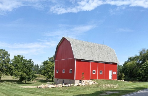 Duplain House | Rustic Red Barn Event Venue: Family & Pet Friendly Escape