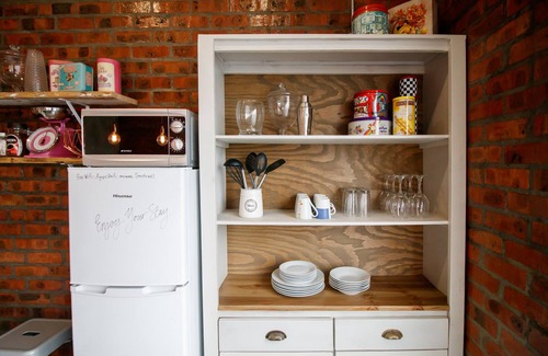 Trawal Apartment | Inviting 2 Bedroom Apartment with Kitchen in Durbanville
