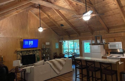 Oakland House | Tranquil Escape at Enid Lake: Guest Rated 9.8/10