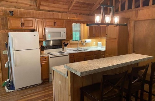Oakland House | Tranquil Escape at Enid Lake: Guest Rated 9.8/10