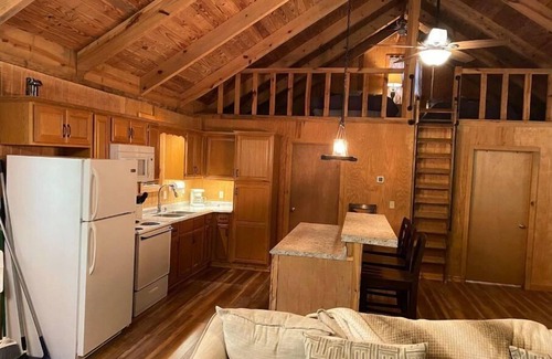 Oakland House | Tranquil Escape at Enid Lake: Guest Rated 9.8/10