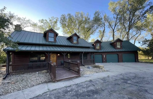 Topeka Cabin | Cozy Rustic Retreat with Pool & Family-Friendly Amenities
