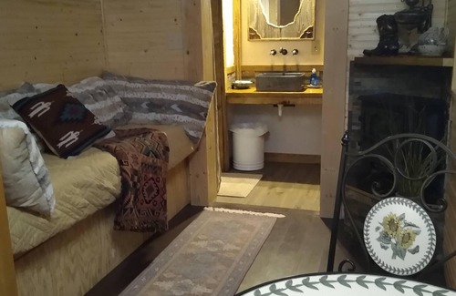 Kerrville Bed & Breakfast | Tranquil Zannabella B&B: Full Breakfast & Family Friendly