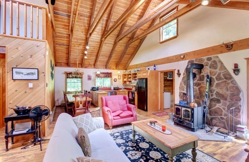 Denver Cabin | Inviting Log Home with Child-Friendly Kitchen Amenities