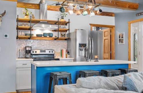 Mayfield Cabin | Pet-Friendly Rustic Retreat in Kingsley with Pool & Spa