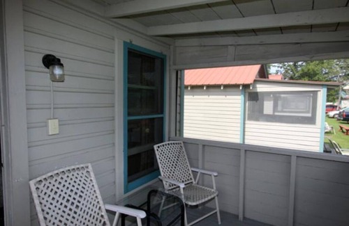 Inlet Cottage | Idyllic Lakeview Retreat at Stiefvater's Lakeside Cottages