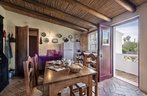Pedra Arrancada Cottage | Rustic Retreat with Pool and Stunning Views