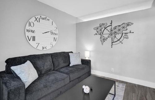 Poinciana Park Apartment | Cozy Rustic Retreat for 4, Pet-Friendly Near Las Olas