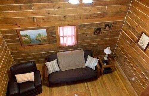 Savanna Cabin | Cozy River Cabin Retreat with Pet-Friendly Amenities
