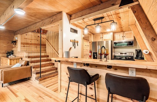 Caledonia Cabin | Secluded Riverside A-Frame Retreat: Guest Rated 10/10