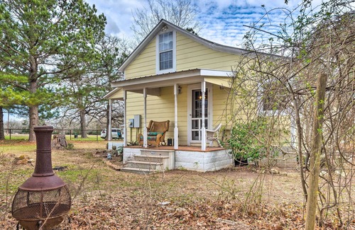 Rockdale House | Idyllic Guest Home Retreat on 100-Acre Ranch with Spa