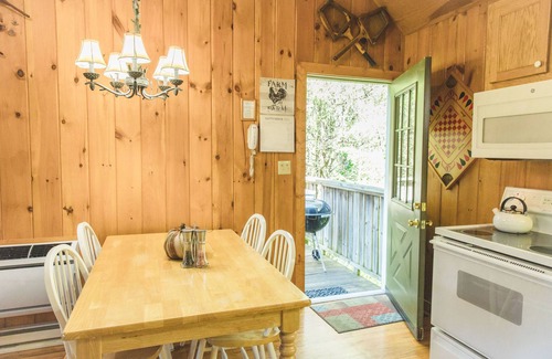 Lexington Cottage | Romantic Bayberry Cottage with Pool at Autumn Ridge