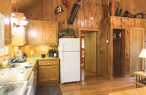 Lexington Cottage | Romantic Bayberry Cottage with Pool at Autumn Ridge